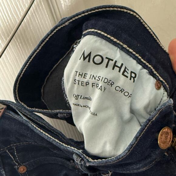 Mother The Insider Crop Step Fray Jeans in Off Limits 25 - Picture 7 of 9